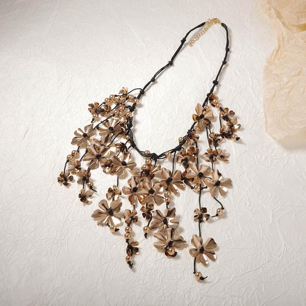 Personalisierter Retro-Trend übertriebener komplexer Metallblumen-Fransen-Anhänger handgefertigte geflochtene Seilkette