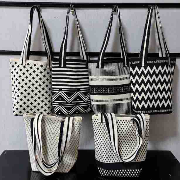 New Women's Knitted Shoulder Bag Large Capacity Bucket Bag for Shopping Commute Crossbody