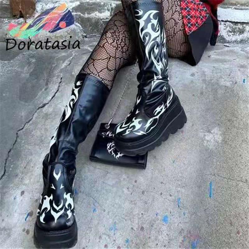 Mujer Moda Punk Gruesa Pendiente Inferior Talón Delgado Charol Flame Botas  Largas Estampadas comprar a buen precio — entrega gratuita, reseñas reales  con fotos — Joom