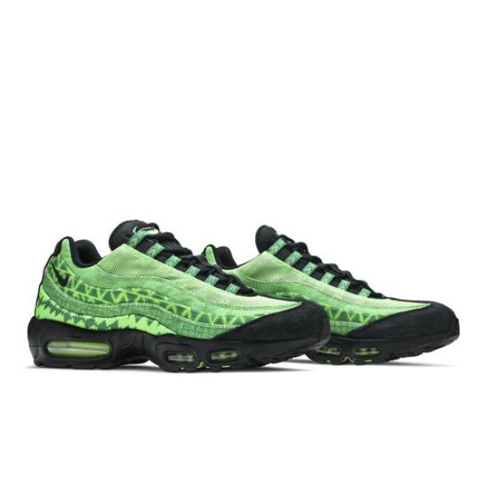 

Nike Air Max 95 Naija CW2360-300 EU 40.5 сосна зелений колір/чорний