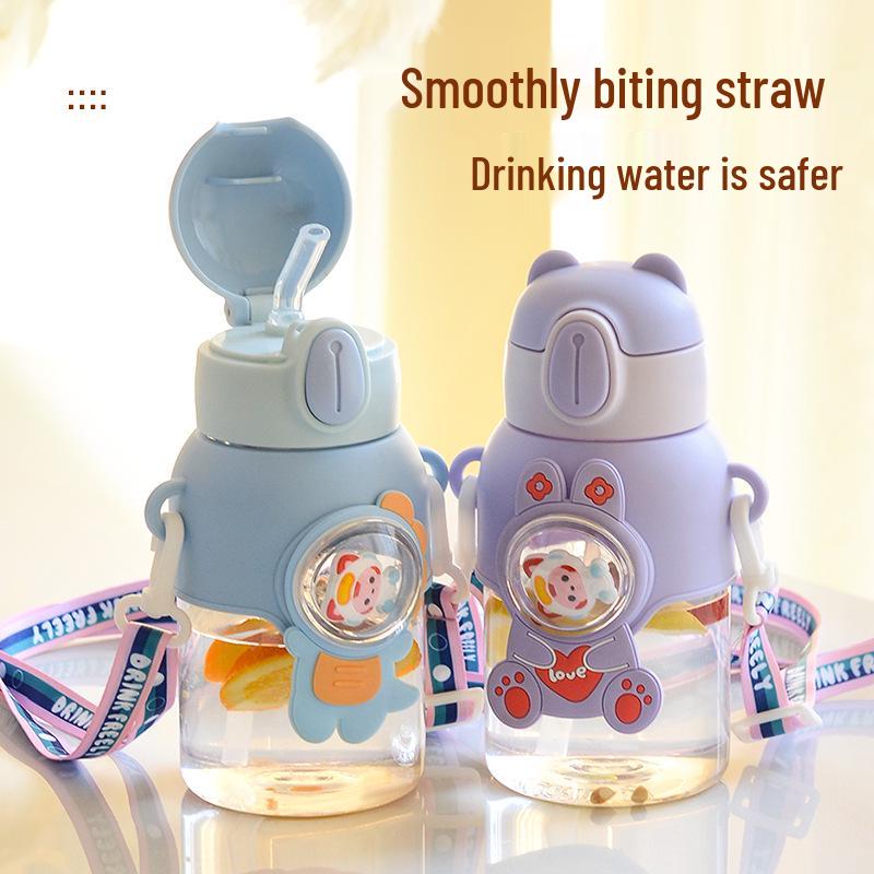Hochwertiger Kinder-Trinkbecher mit Strohhalm: Stilvolles Sommerdesign für Jungen & Mädchen - Perfekt für Kindergarten & Schule! Anpassbare Baby-Wasserflasche.