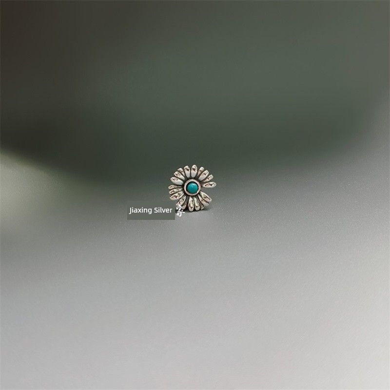 Jiaxing Yinjia S925 Sterling Silver Retro Distressed Little Daisy Flower Screw Stud Earrings Female Fashion Antique Style Ear Bone Stud (Single) Sterling Silver