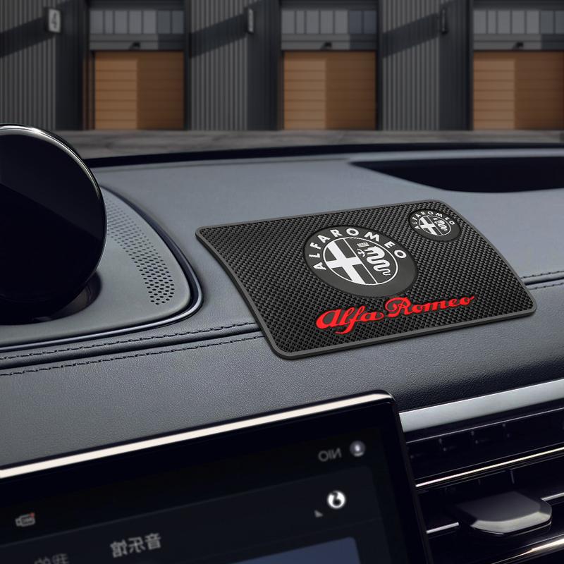 GMSBD1 Car Non-Slip Mat Auto Silicone Interior Dashboard Phone Anti-Slip Storage Mat Pads For Alfa Romeo Giulia Stelvio MiTo Giulietta
