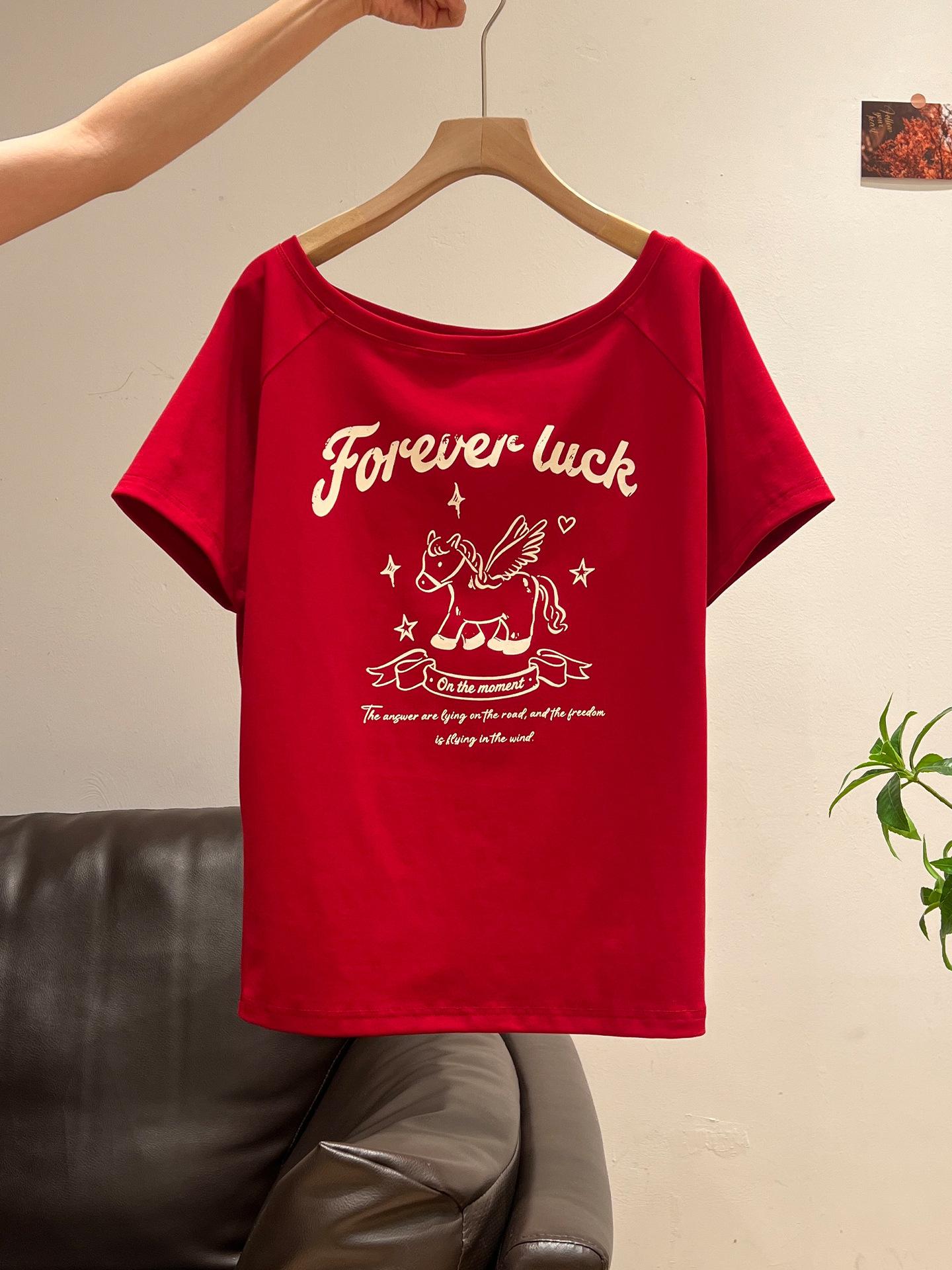 

Design sense letter animal print diagonal collar off-shoulder T-shirt women s summer relaxation sense fashion age-reducing short-sleeved top XL червоний