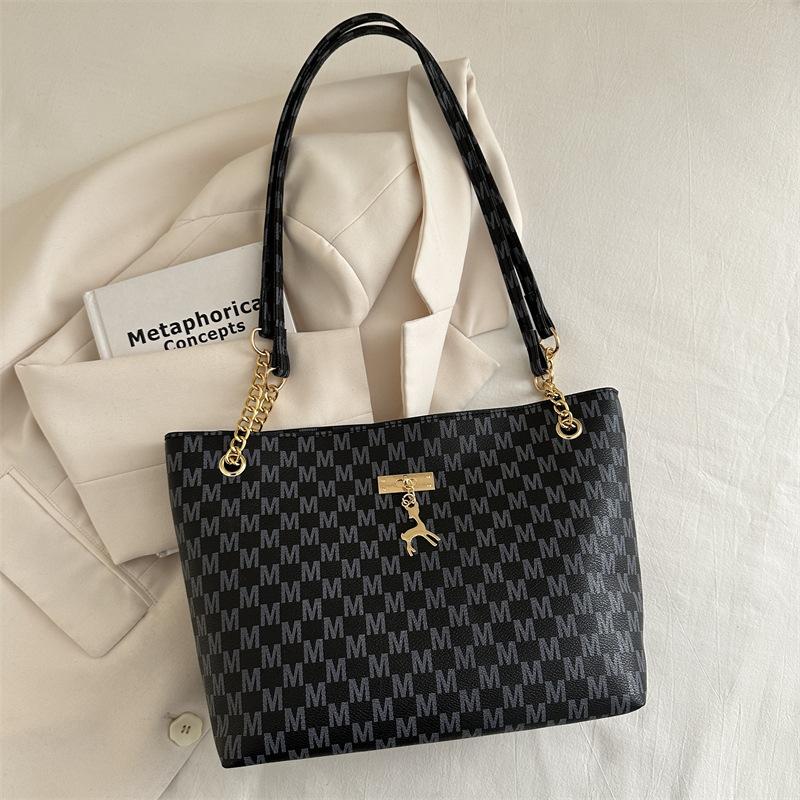 

Trend large-capacity tote bag, winter new women s personalized fashion commuter tote women s bag чорний