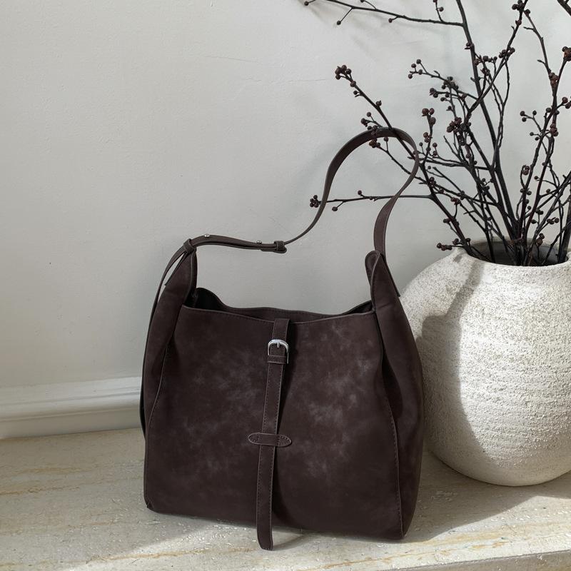 Retro Large-capacity Underarm Bag Women's New Simple Bucket Bag High Value Simple Casual Shoulder Bag Women