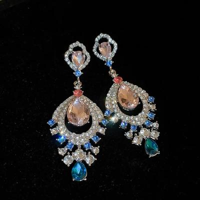 Hollow Out Fan Shaped Water Drop Earrings for Women Inlaid Rhinestone Drop Earrings Vintage Fashion Statement Zircon Gift