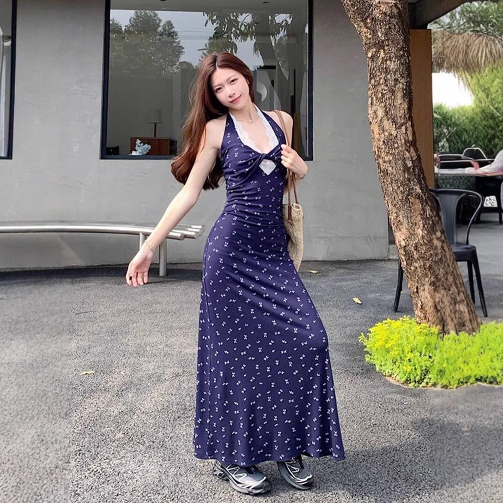 Dámské letní šaty 2025 z francouzské krajky s květinovým vzorem, halterové, s výstřihem do V - Střih zvýrazňující pas, prázdninový styl