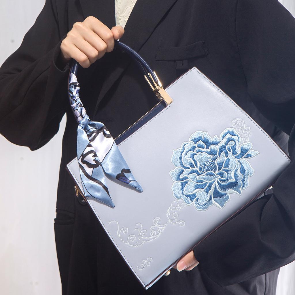 Mother'S Day Gift Embroidery New Chinese-Style Large-Capacity Portable Lady'S Mother Bag Atmospheric High-End Messenger Women'S Bag