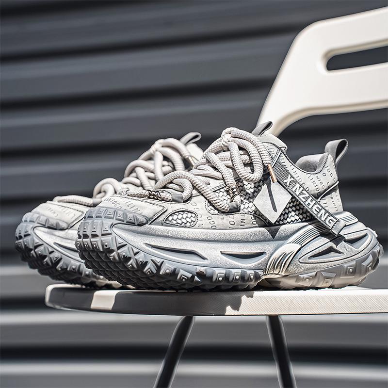 Men's Light Luxury Mesh Sports Shoes: Non-Slip, Breathable, Thick Sole, Height-Increasing, Autumn/Winter Casual Running Dad Shoes.