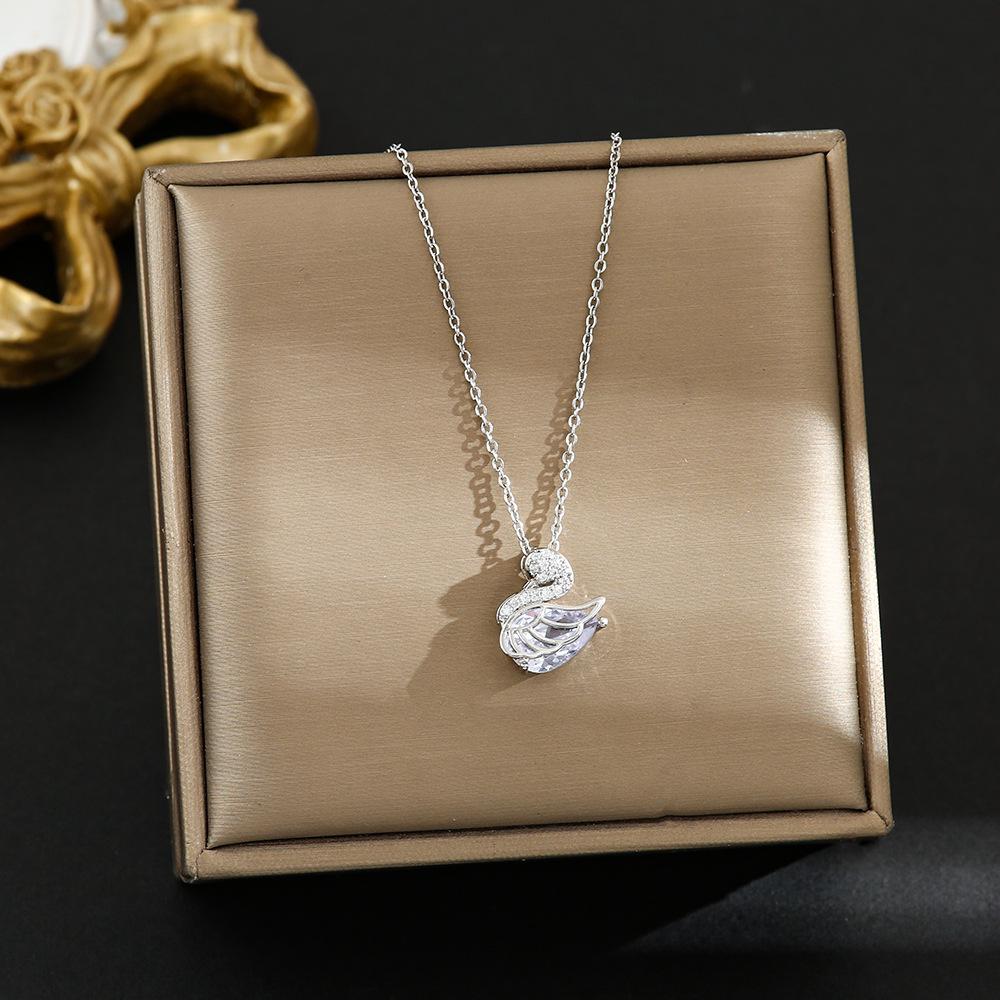 Elegant Korean Micro-Inlaid Titanium Necklace - Luxurious Women's Clavicle Chain, Non-Fading, Unique Minority Design.
