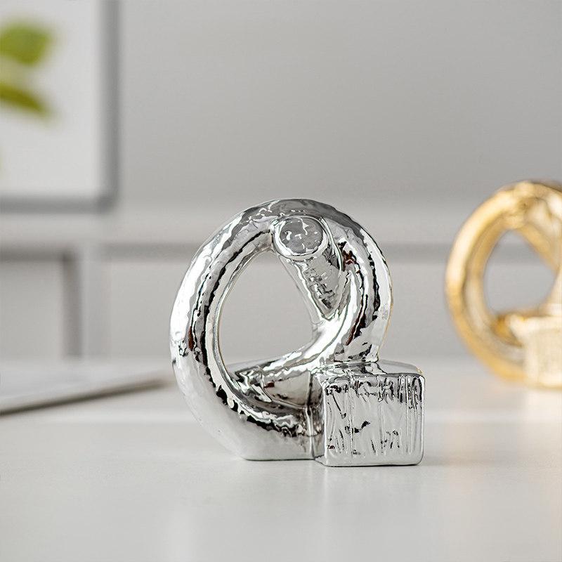 Creative Irregular Knot Ceramic Ornaments Golden Interwoven Twisted Knot Geometric Ring Home Decoration Accessories