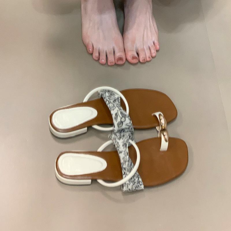 

Fashion temperament Metal buckle cover toe low heel cool slippers summer silver French flip-flops outer wear 35