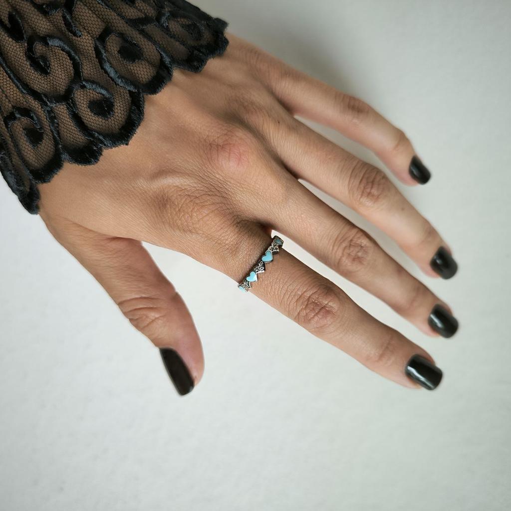 Серебряное кольцо с фианитами, емаллю, вес изделия 1,59 гр (60002260)