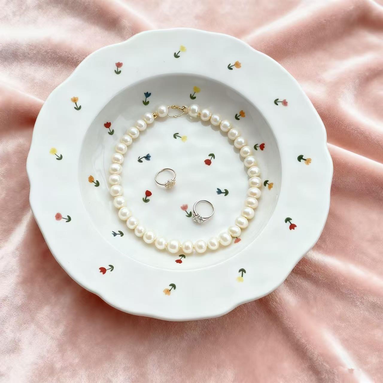 

Hand-squeezed love ceramic plate, fruit plate, hand-painted high-value ramen salad dessert plate, floral deep plate hand pinch plate 21 * 3.8cm