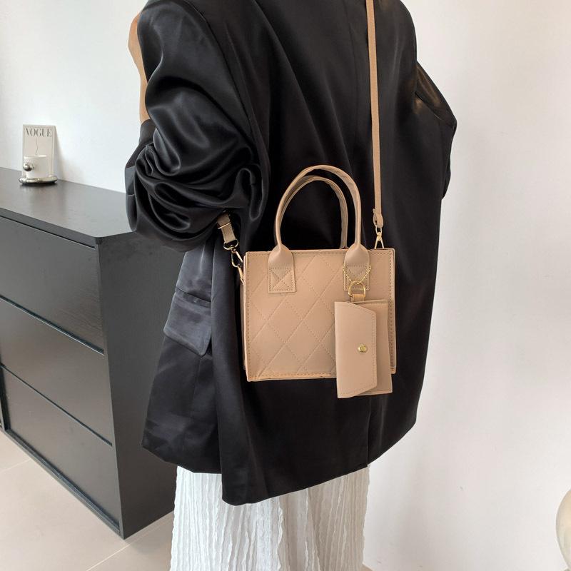 Módní taška přes rameno Módní kabelka s velkou kapacitou pro ženy Podzimní novinka Korejská verze Jednoduchá a lehká kabelka