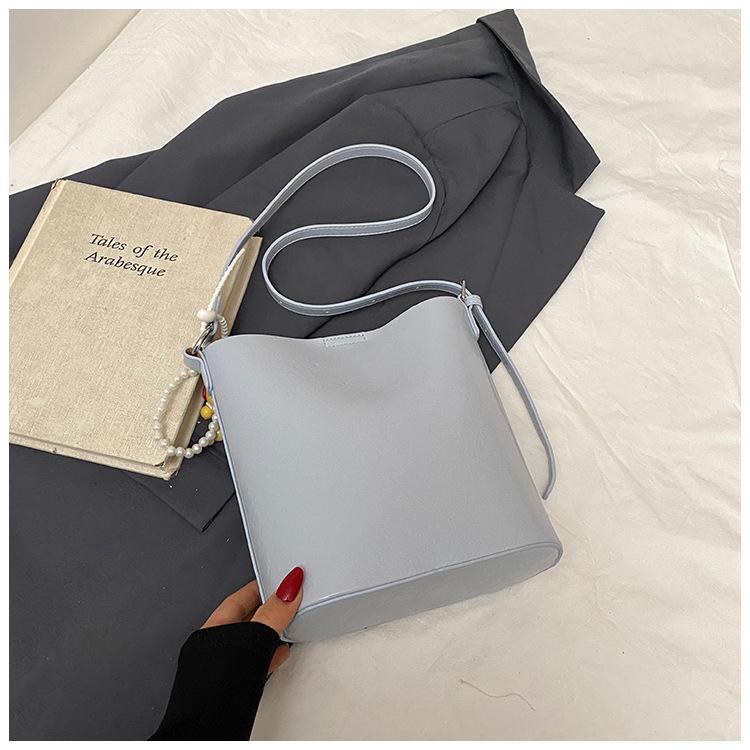 Spring Small Bag Women's Fashion New Shoulder Armpit Bag Fashion Commuter Crossbody Bucket Bag