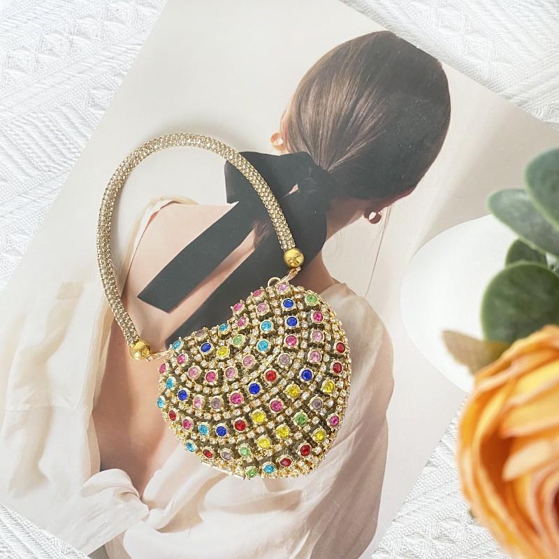 Mini Heart-Shaped Chain Purse With Rhinestone Embellishment - Hard Box Clutch Evening Daily Wear