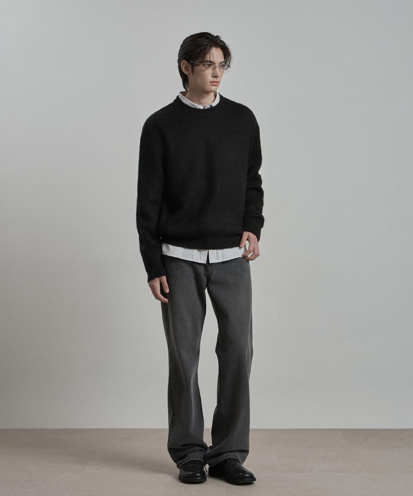 WORK ON BODY OFF Lanugo Semi-Overfit Brushed Round Neck Knit [Black]