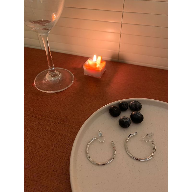 

Доступная роскошь Сексуальный женский нишевый Нормкор сумка Уникальный серьга Mosquito coil ear clip a pair