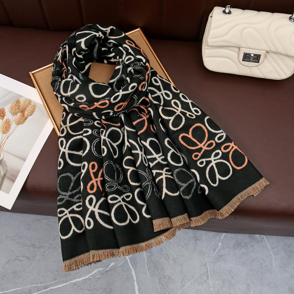 Winter Women Scarf Classical Geometric Print Lady Shawls Cotton Soft Oversize Hijabs Neck Headband Tassel Foulard 174*69Cm