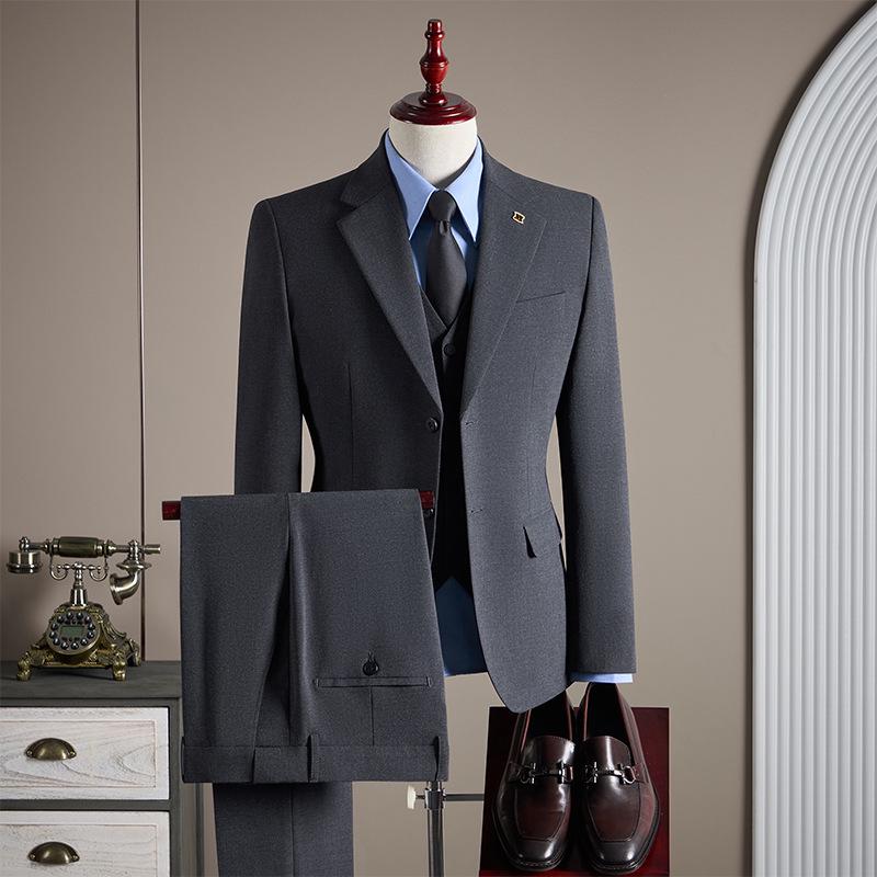 Men's Anti-Wrinkle Slim Fit Business Suit: High-End Formal Wear for Weddings and Engagements.
