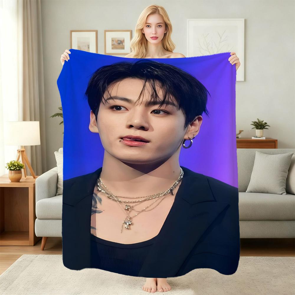 Moody Portrait Idol Pattern Blanket Machine Washable Fleece Blanket For Living Room Sofa Bedroom Bed Lightweight Home Decor Great Holiday Gift