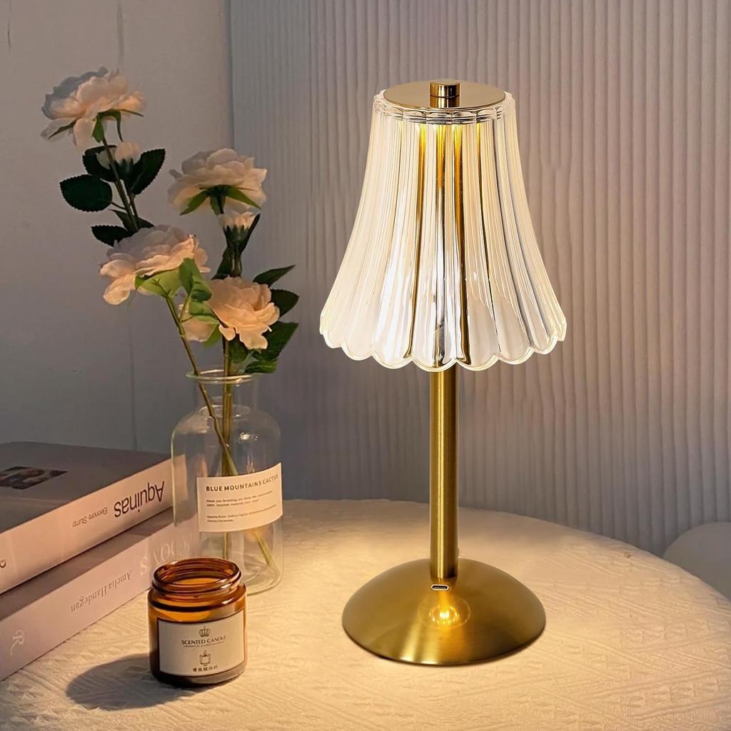 Table Lamp Nordic LED Retro Metal Simple Bedroom Bedside Warm Atmosphere USB Charging Night Light for Bedroom Restaurant Outdoor