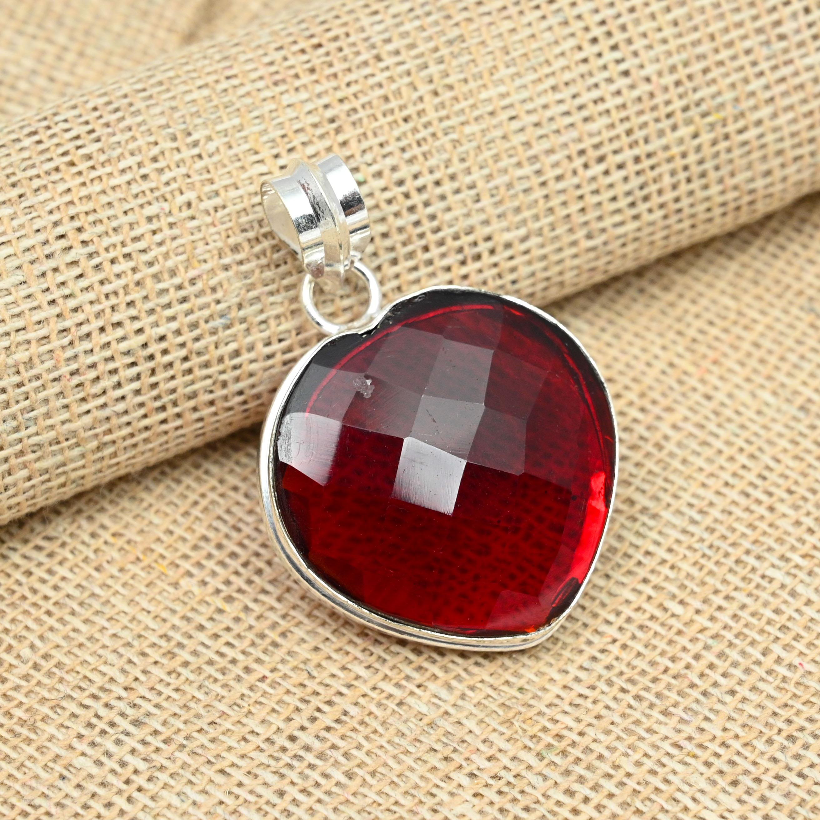 

Красный гранат драгоценный камень твердый серебро 925 пробы ручной работы красивый кулон ювелирные изделия для нее 1.96 Inches красный