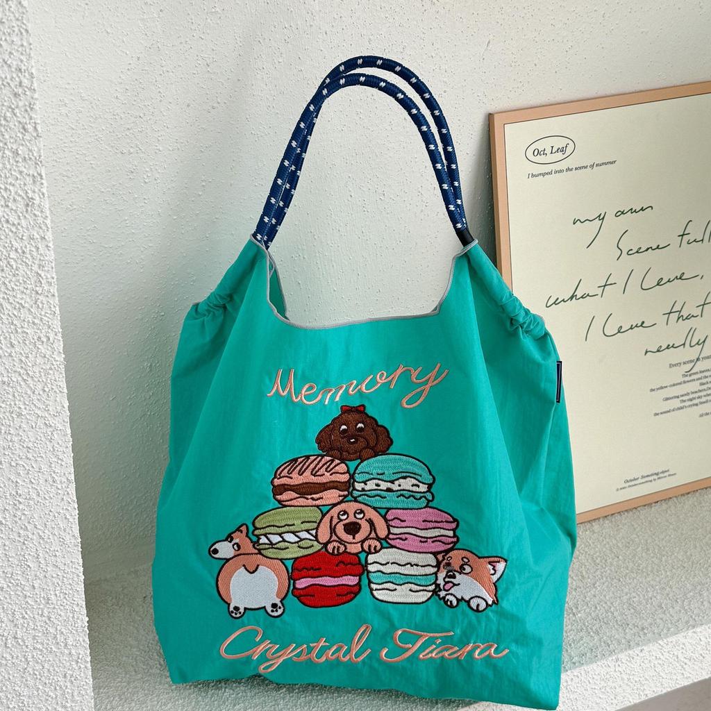 Umhängetasche aus Nylon mit Shiba Inu-Stickerei im japanischen Stil – Vielseitige Umhängetasche mit großem Fassungsvermögen für Damen.