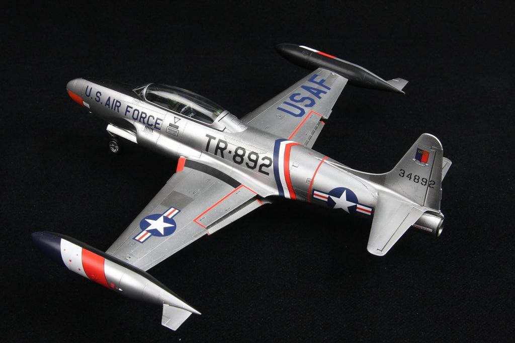 Great Wall Hobby Trainer Plastic Model L4819 1/48 T-33A (Airplane)