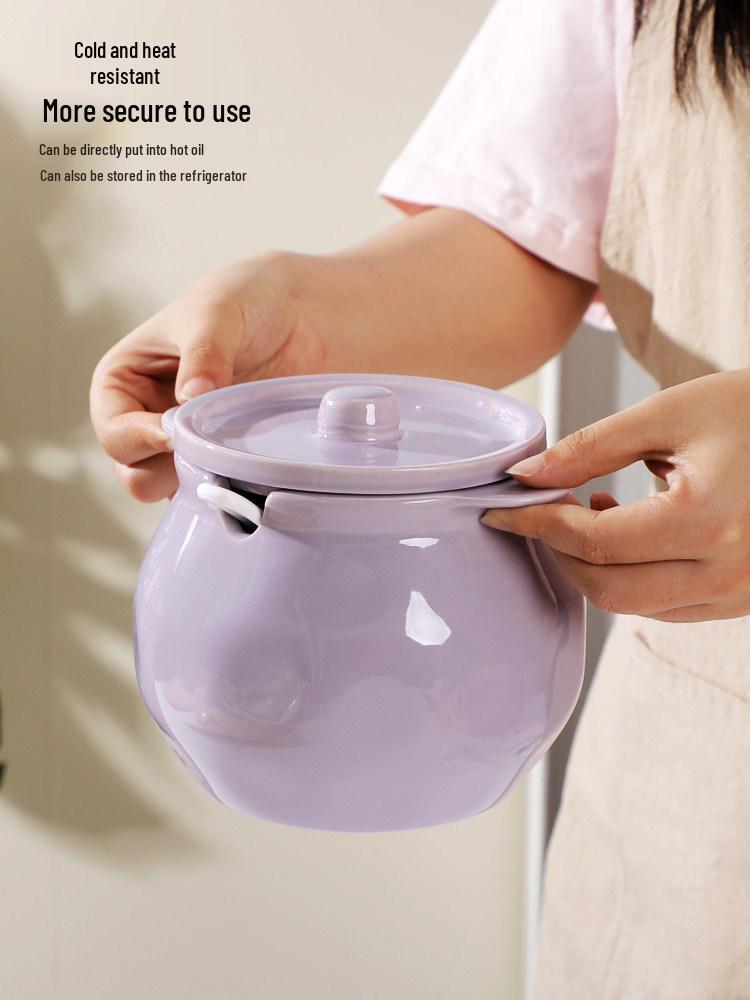 Double-eared Heat-resistant Ceramic Lard Jar with Lid, for Kitchen Oil and Chili Storage.