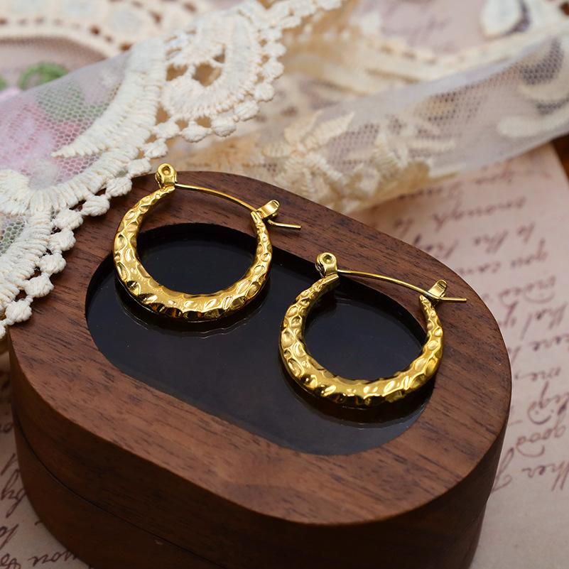 Titanium Steel Texture Texture Twist Ear Buckle Women'S High-End Sense Non-Fading Earrings Ear Buckle Niche Design