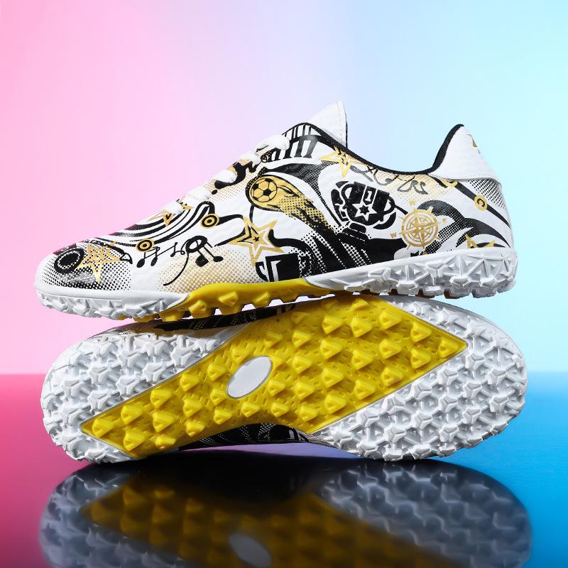 Children's Professional Football Training Shoes with Long Spikes for Boys and Girls - Medium and Large Sizes