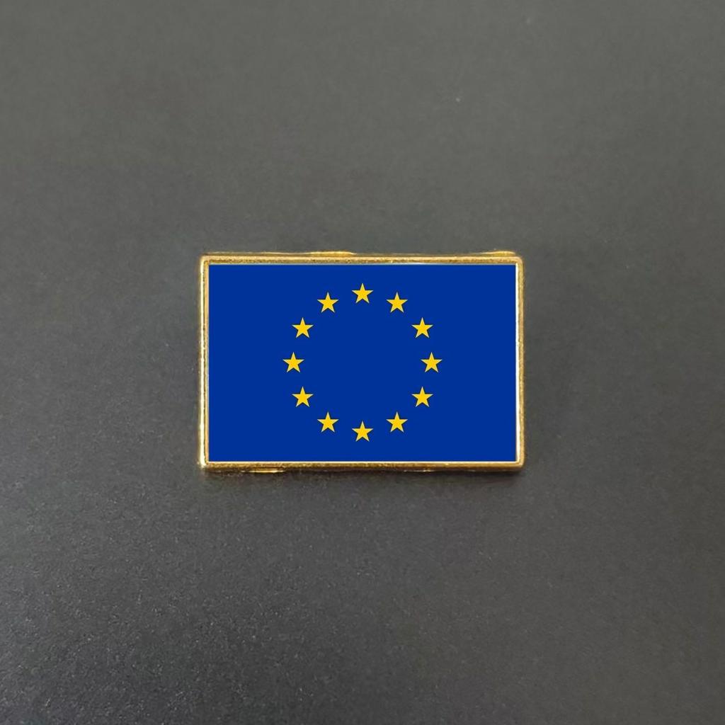 Nato Flag Brooch Made of Zinc Alloy Coated Pvc 2.5 * 1.5cm North Atlantic Treaty Small Handmade