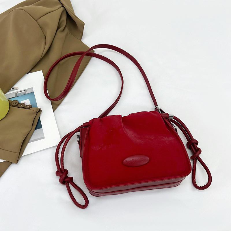 Trendy Fashionable One Shoulder Bag Stylish New Bucket Bag For Women In Chic Colors