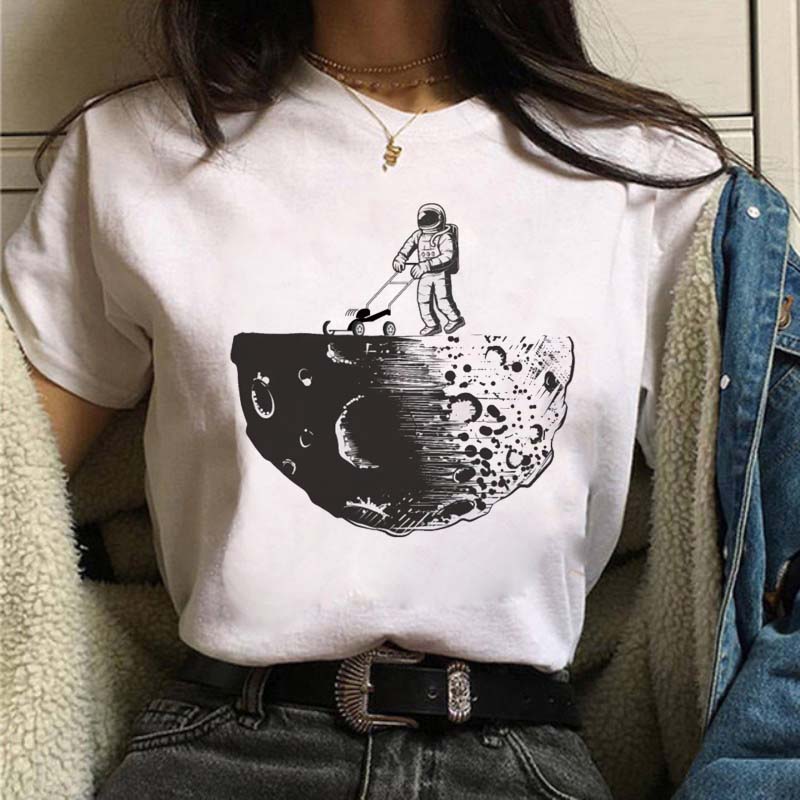Harajuku Funny Aesthetic T-shirt Women New Summer Fashion Cartoon Astronaut Print Universe Space