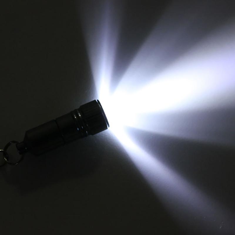 Tragbare Mini-LED-Taschenlampe Schlüsselanhänger Multifunktionale Taschenlampe Mini-Schlüsselring Outdoor-Wander-Camping-Taschenlampe