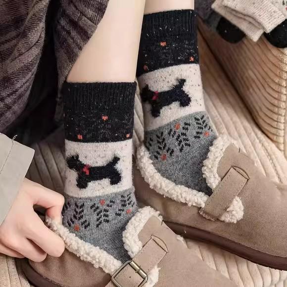 1/2/5pairs New Fashion Autumn Winter Mid-tube Socks Cartoon Dog Pattern Plush Women's Socks Sweet Cute Hosiery Christmas Gifts