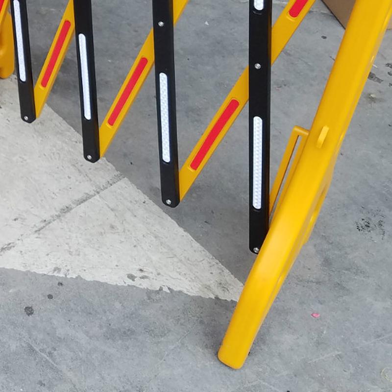 Expandable Mobile Barricade Plastic Traffic Fence Safety Barrier Gate for Road Isolation