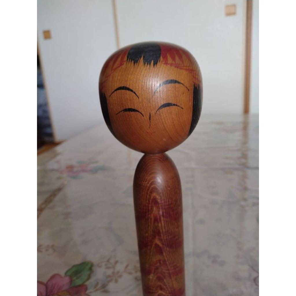 Handbemalte Kokeshi, beruhigender, sanfter Ausdruck, ca. 20 cm.