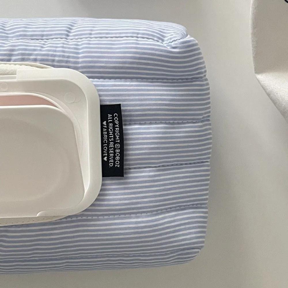 

High Quality Striped Quilted Wet Wipe Pouch Portable Pull Out Wet Tissue Case Multipurpose Car Tissue Box Living Room Organizer синій