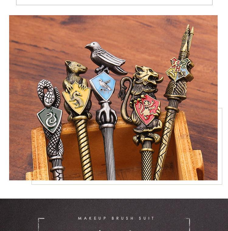 Harry Potter School Crest Eyeshadow Brush Set: 5 Midi Fox Metal-Handled Beauty Tools