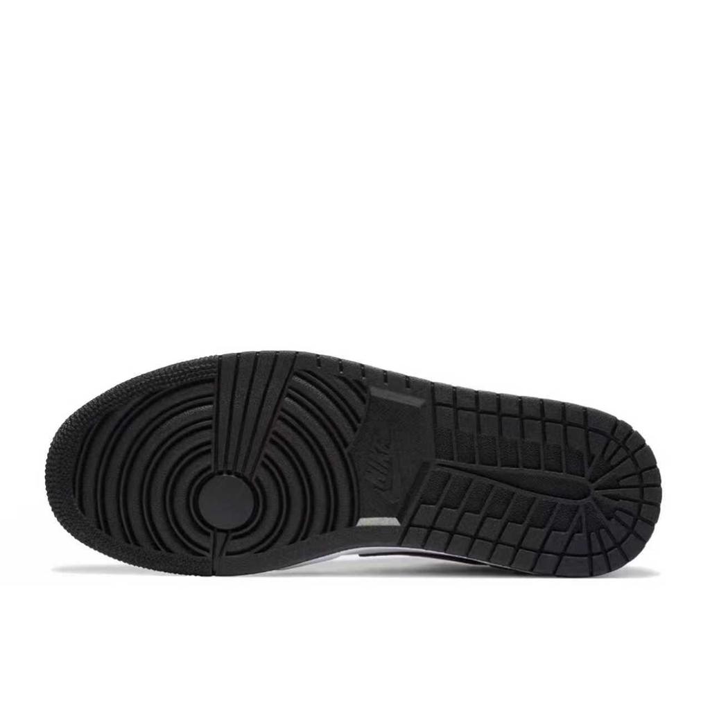 Jordan Air Jordan 1 Slip Resistant Abrasion Resistant Low Top Vintage Basketball Shoes Unisex Black Gold 553558-081(Team661-)