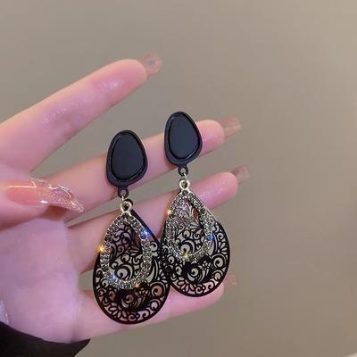 Pattern Retro Ladies Earrings