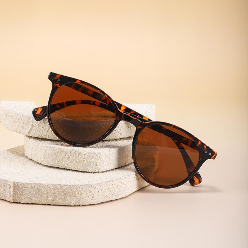 2026 Retro Korean Style Women's Round Polarized Sunglasses - UV Protected, High-End Brown Frame