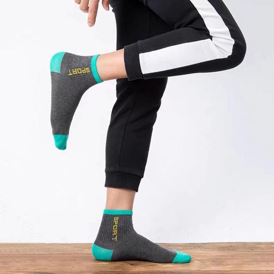 5 Pairs Men's Crew Socks Moisture-Wicking Athletic Socks Soft Breathable