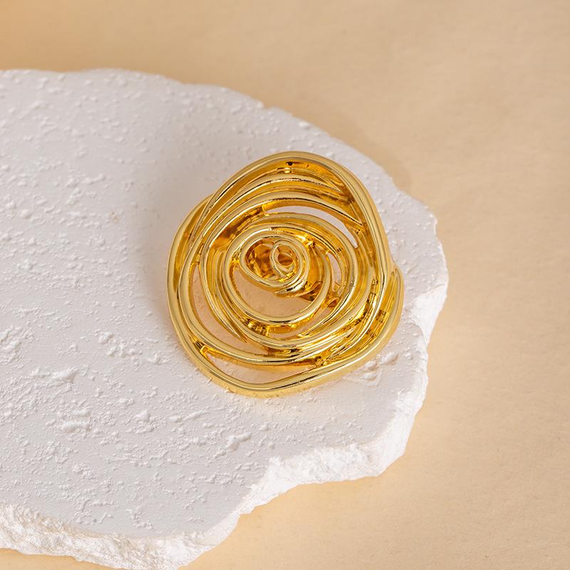 Retro Geometric Metal Round Brooch for Women - Zinc Alloy