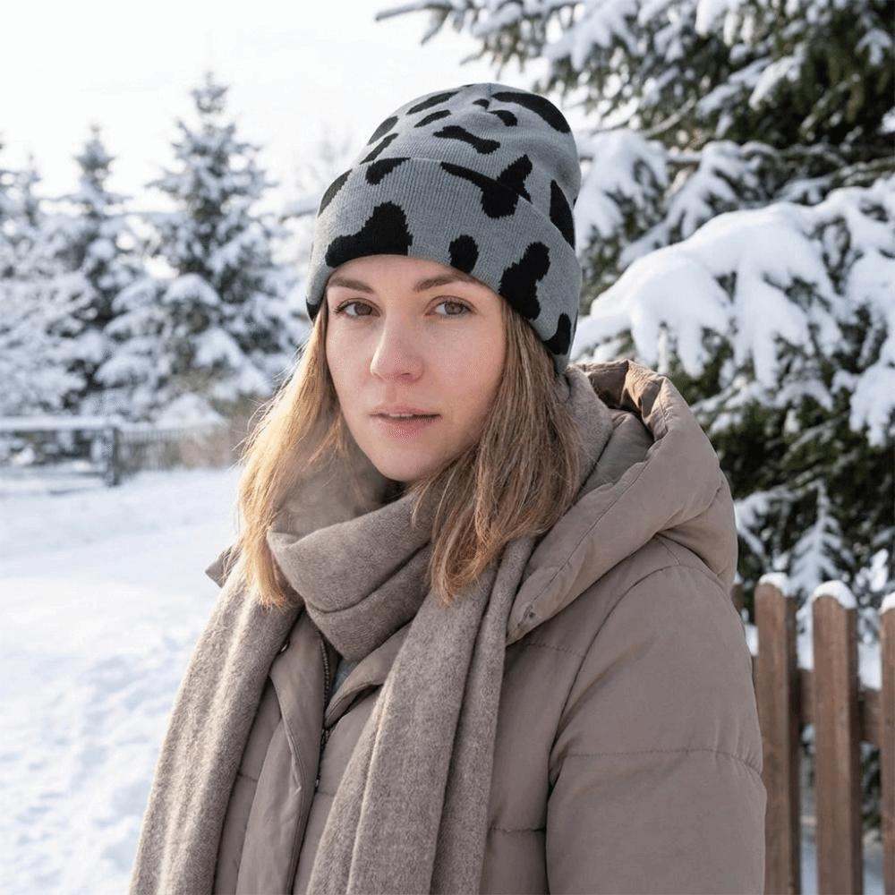 Keep Warm Pullover Hat Ear Protection Winter Beanie Hat Casual Cow Pattern Knitted Hat Skiing