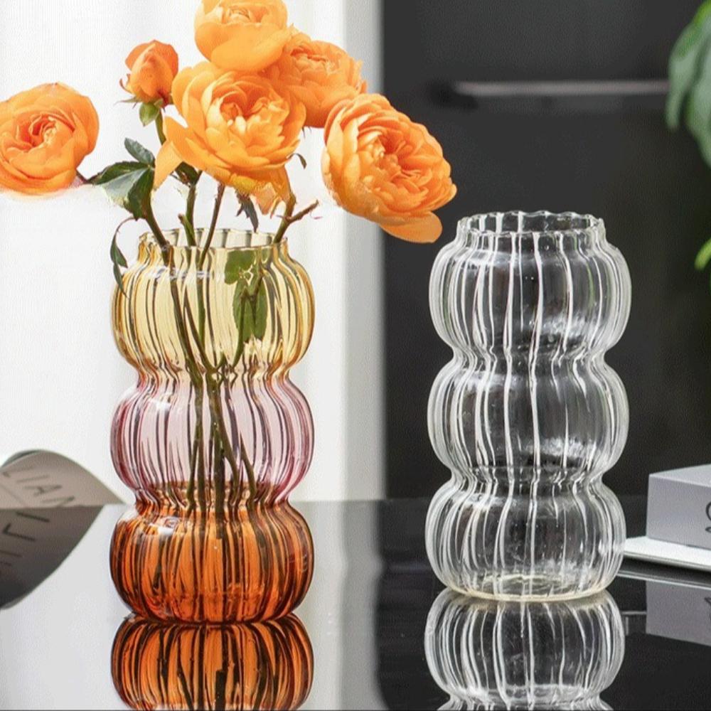 Simple Transparent Glass Vase with Vertical Patterns Office Desktop Surface Green Plants Hydroponic Flower Arrangement